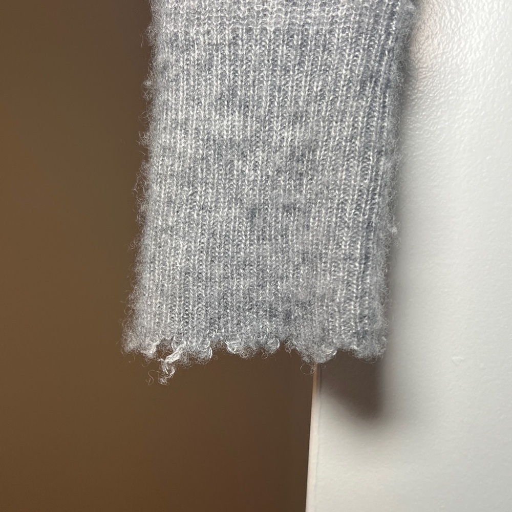 Autumn Cashmere Gray Crew Neck Cashmere Sweater size Small - Picture 3 of 15